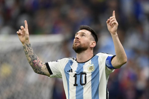 Messi ultrapassa CR7 em recorde mundial e tem a foto mais curtida