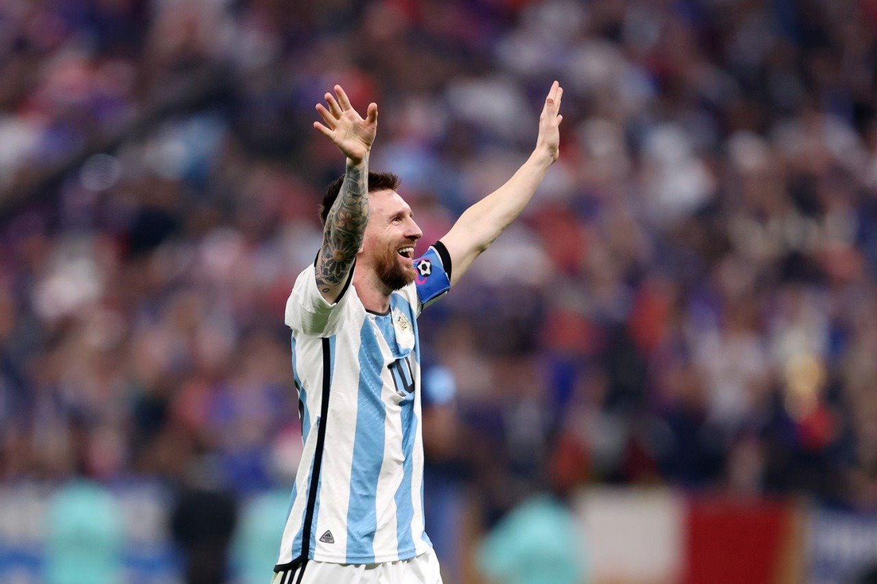 Lionel Messi é o melhor jogador da Copa e quebra sina de 28 anos