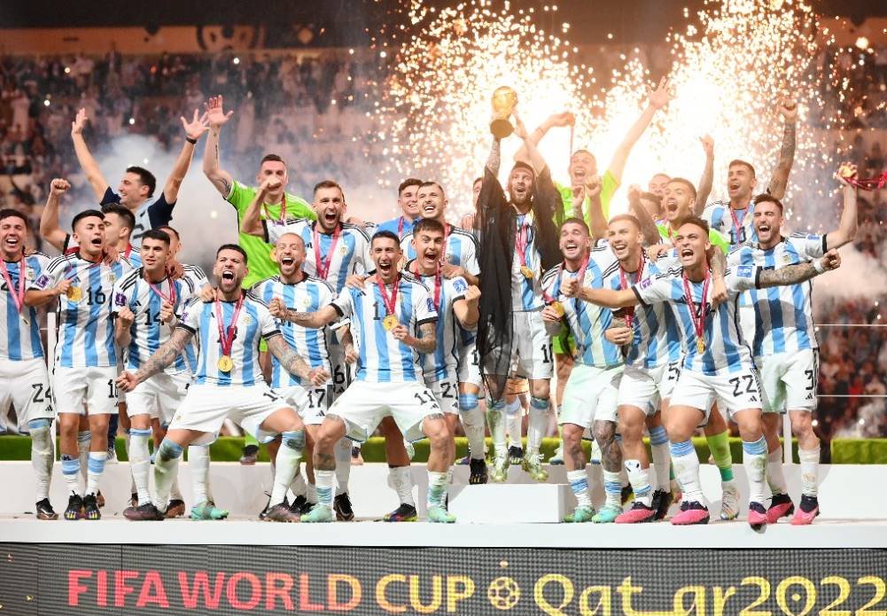 Brasil vence a Argentina e se torna campeão mundial de futebol de