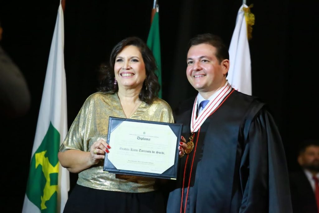 Bia Kicis em diplomação