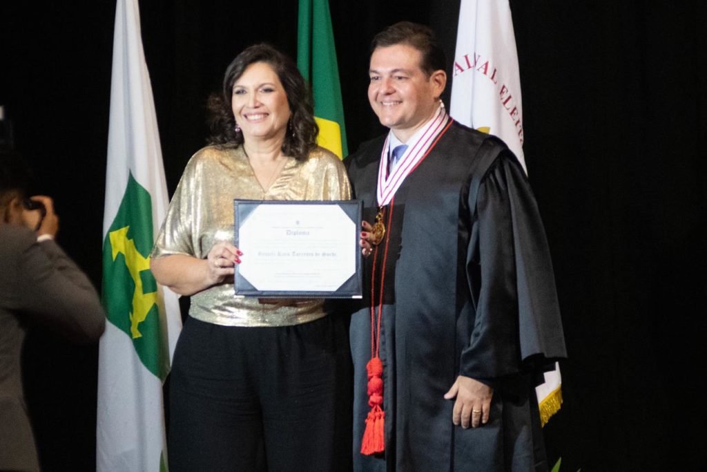 Bia Kicis em diplomação