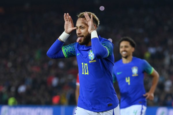 Neymar está chegando para nova temporada de festas no Brasil