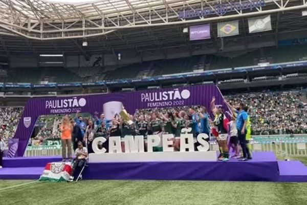 Palmeiras vence Santos e conquista o Paulista feminino após 21 anos