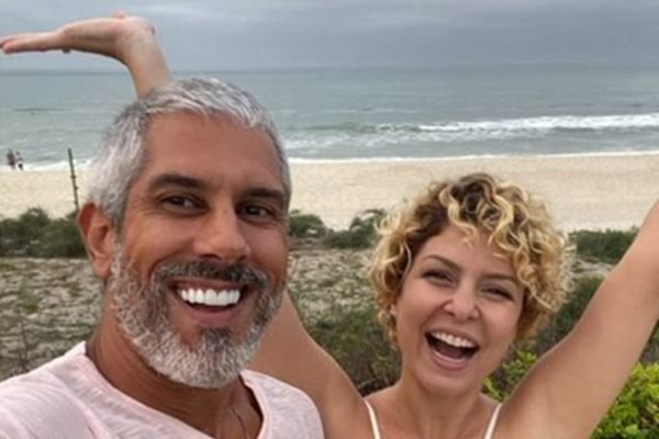 Foto colorida de Marcelo Caiazzo e Bárbara Borges
