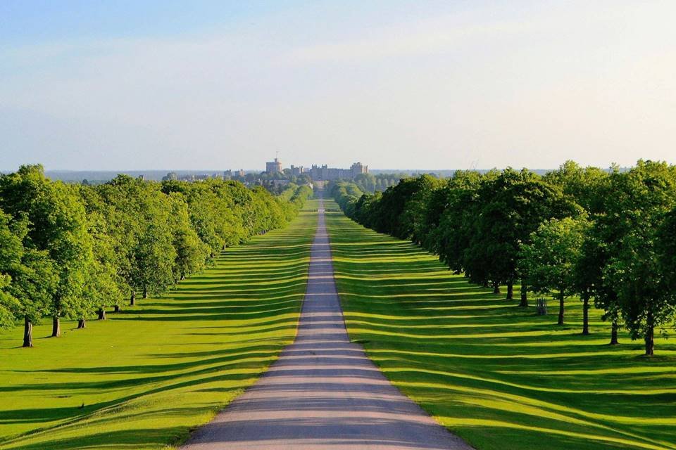 Foto colorida dos jardins do Castelo de Windsor - Metrópoles
