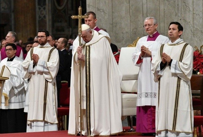 Papa Francisco lamenta morte de Bento XVI: 'Gratidão a Deus por  presenteá-lo à Igreja e ao mundo