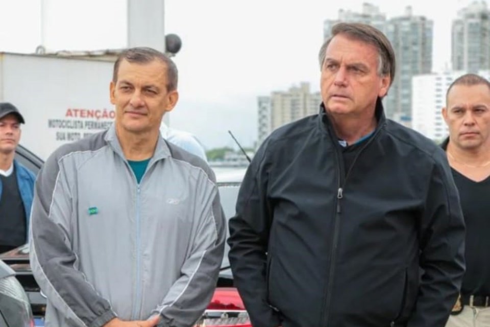 O assessor Tenente Mosart aparece ao lado do presidente Jair Bolsoanro - Metrópoles