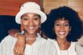 Whitney Houston e a diretora de criação Robyn Crawford - Metrópoles