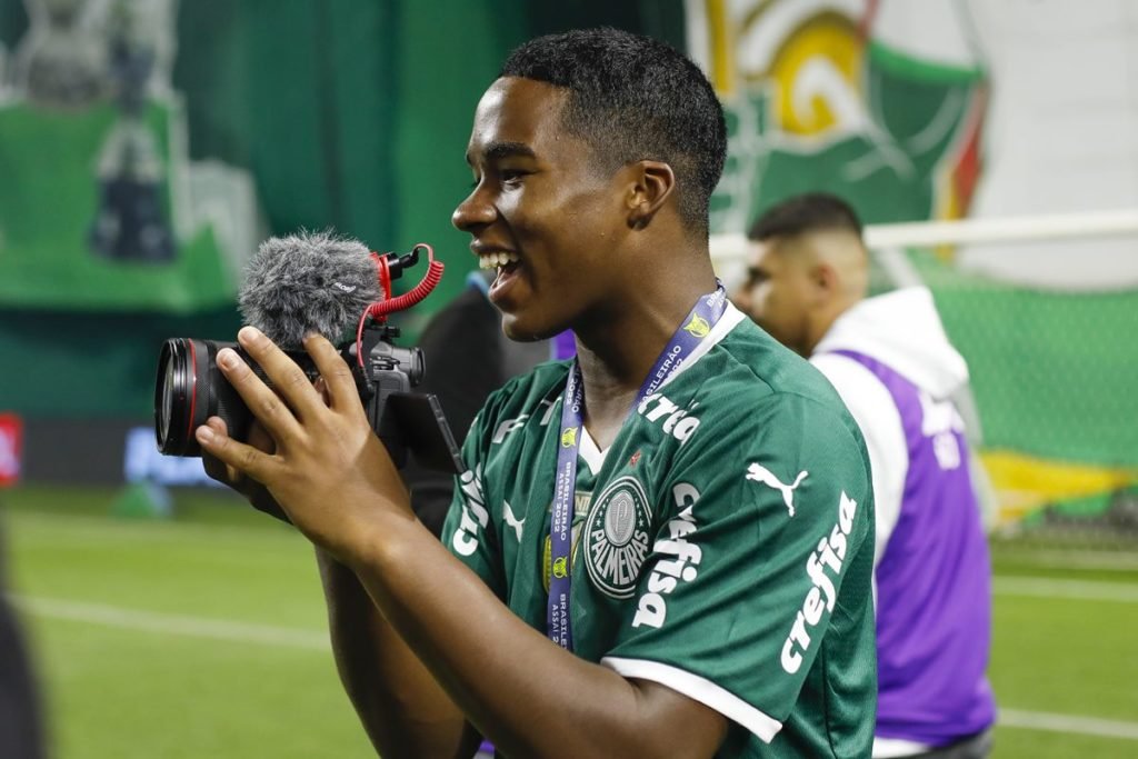 Endrick é o jogador com até 18 anos mais caro da história do futebol