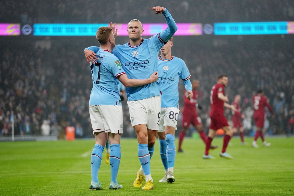 Haaland marca dois e Manchester City abre defesa do título inglês