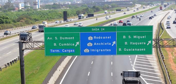 á 0h de domingo'' significa ''de manhã de domingo'' ou ''meia-noite de  sábado'' ?