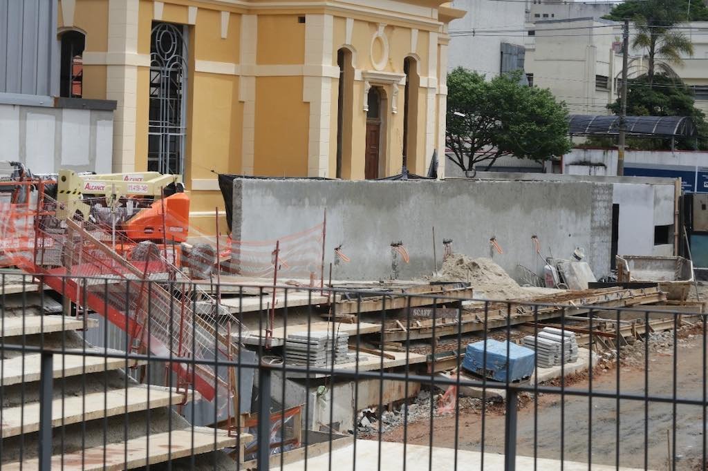 imagem colorida Obras da Pina Contemporânea