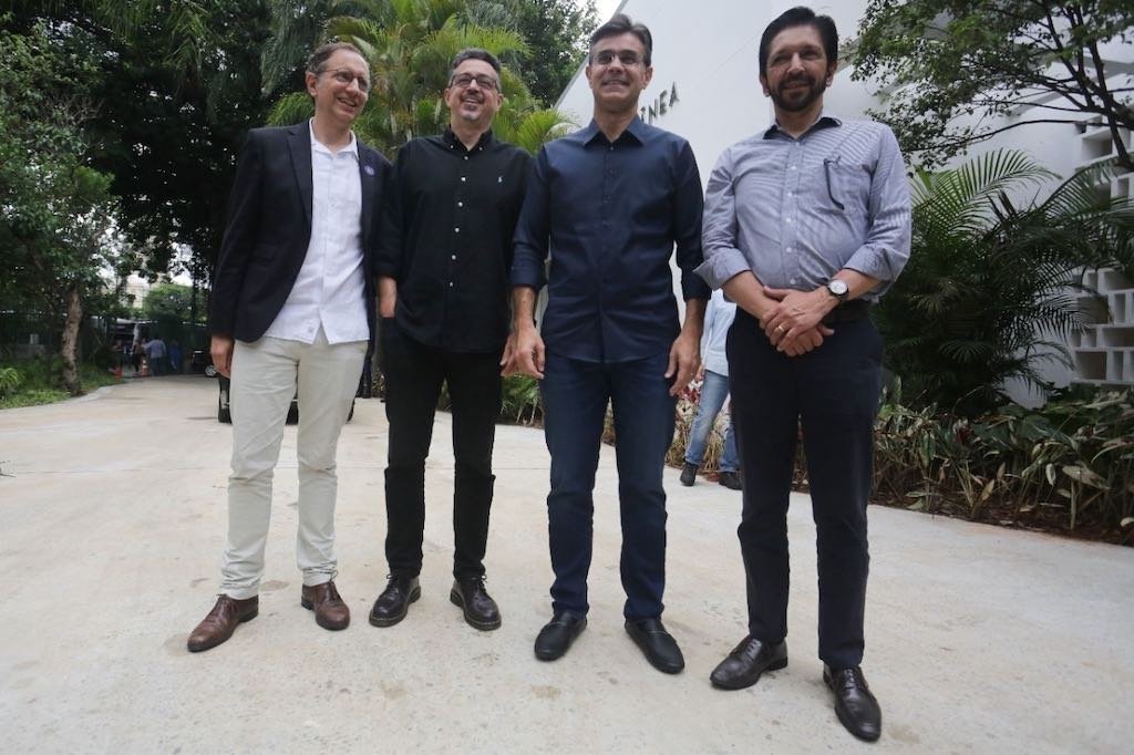 imagem colorida Obras da Pina Contemporânea