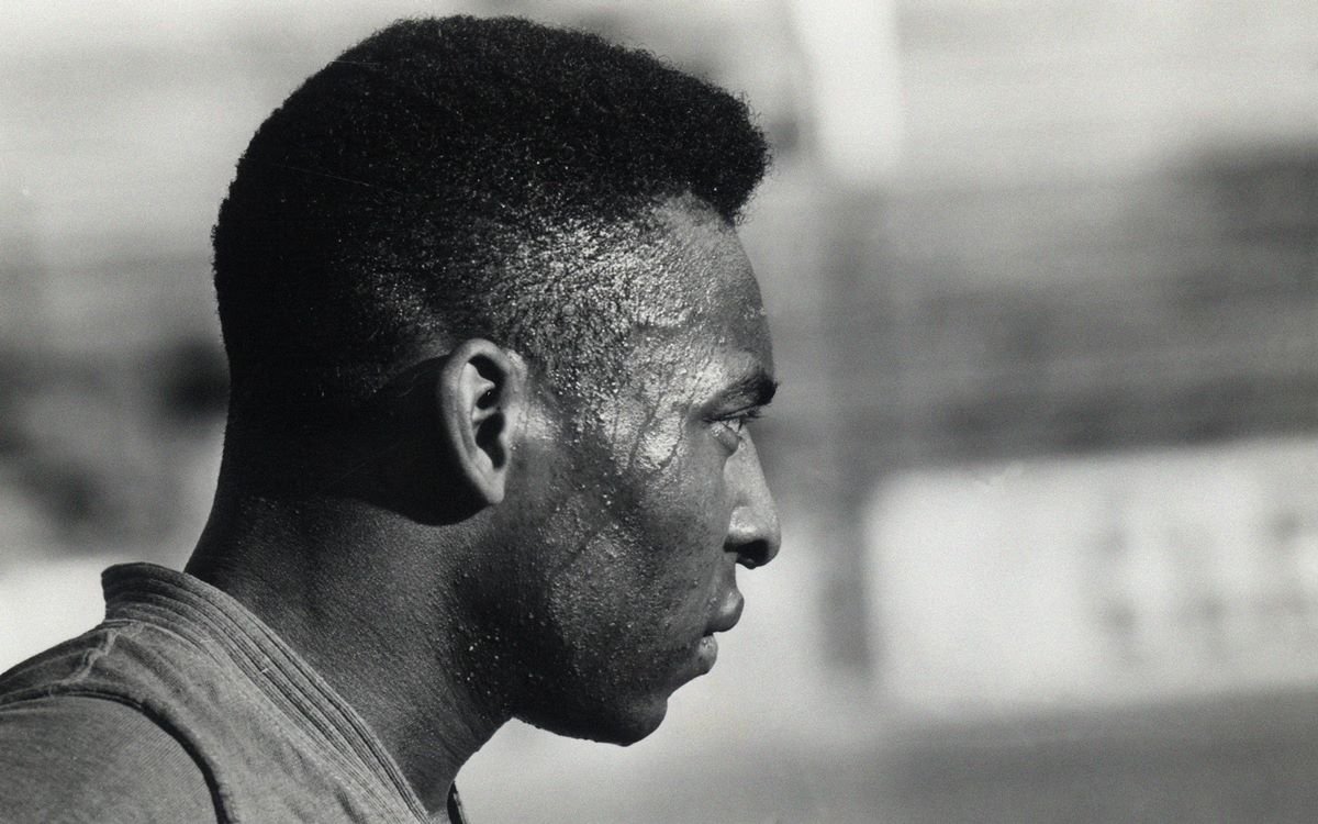 De outro planeta: Nasa faz tributo a Pel&eacute; com gal&aacute;xia verde e amarela |  Metr&oacute;poles