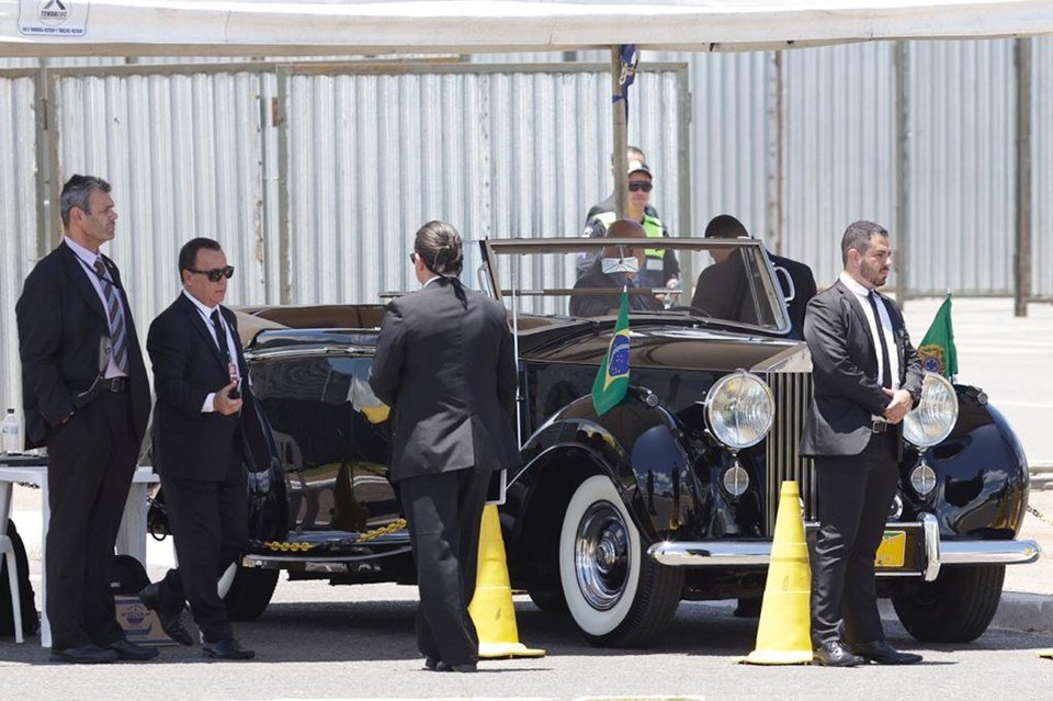 Imagem colorida mostra Rolls-Royce que será usado na posse de Lula - Metrópoles