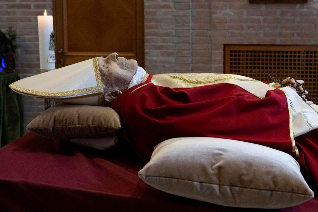 Corpo do papa emérito Bento XVI
