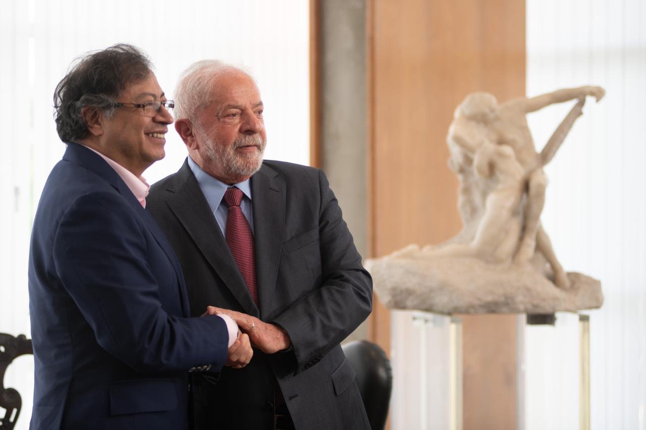 Presidente Luiz Inácio Lula da Silva posa para a foto com o Presidente da República da Colômbia, Gustavo Petro no Palácio do Itamaraty - Metrópoles
