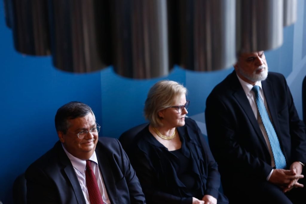 Flávio Dino (PSB), ao lado da rosa Weber e toma posse como ministro da Justiça e Segurança no Salão Negro, no Palácio da Justiça4