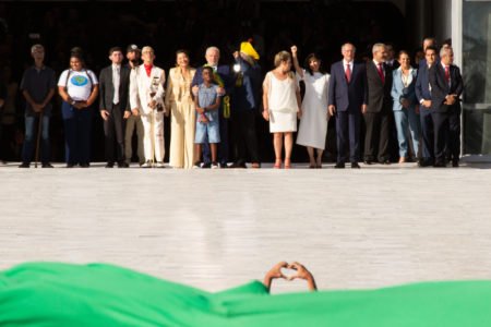 Brasília (DF), 01/01/2023. Lula sobe a rampa do Palácio do Planalto e recebe a faixa presidencial. Cerimônia de posse de Luiz Inácio Lula da Silva, eleito presidente da república nas eleições de 2022