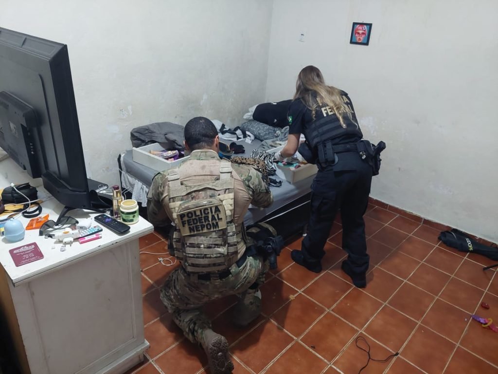 PF prende mãe e pai suspeitos de estuprar filhos e divulgar vídeos na web