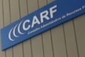Fachada de prédio com placa do CARF, o Conselhos Administrativo Recursos Fiscais - Metrópoles