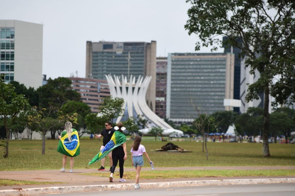 Caravanas de apoiadores do ex-presidente Jair Bolsonaro começam a chegar na cidade para manifestação no Congresso Nacional - Metrópoles