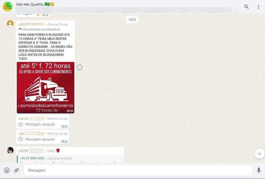 Bolsonaristas que vandalizaram prédios públicos em Brasília criam versão de que infiltrados teriam sido os responsáveis por crimes no centro da capital. Na imagem, prints de WhatsApp mostram a narrativa sendo difundida - Metrópoles
