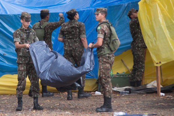 Oficial do sexo feminino é expulsa do Exército Brasileiro e perde