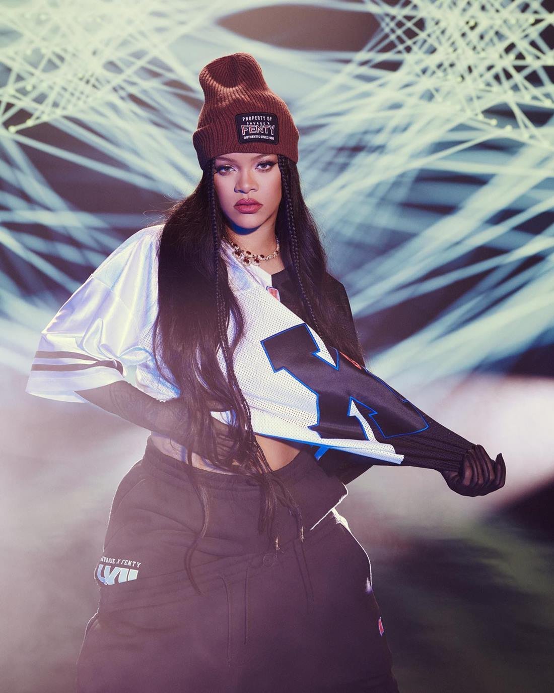Rihanna lança na Savage x Fenty coleção inspirada no Super Bowl