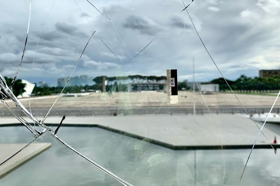 Perícia marca digitais de bolsonaristas no Planalto; veja atual estado do prédio
