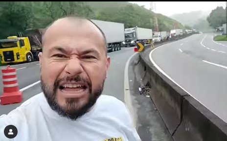Ramiro dos Caminhoneiros em bloqueio da Via Dutra