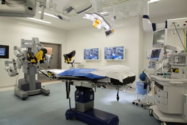 Sala de cirurgia robótica, da Rede D'Or - Metrópoles