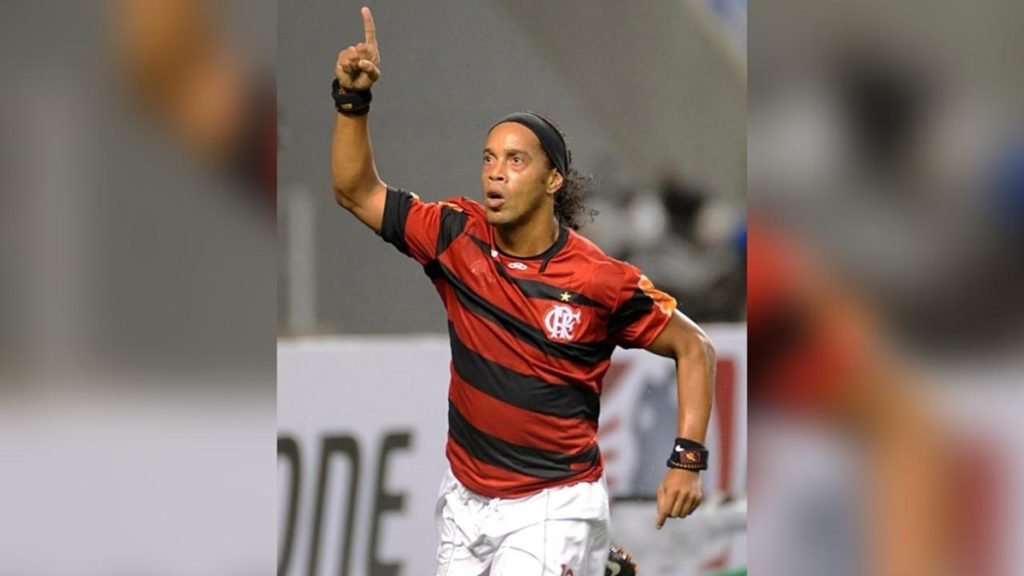 Devendo Ronaldinho Gaúcho, Atlético-MG tem contas bloqueadas