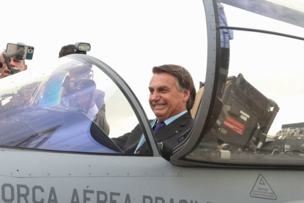 Jair Bolsonaro avião FAB