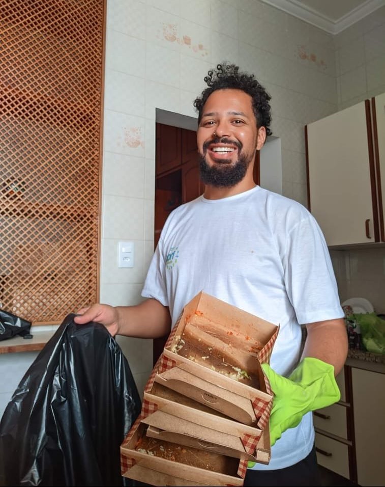 Imagem colorida de influenciador digital