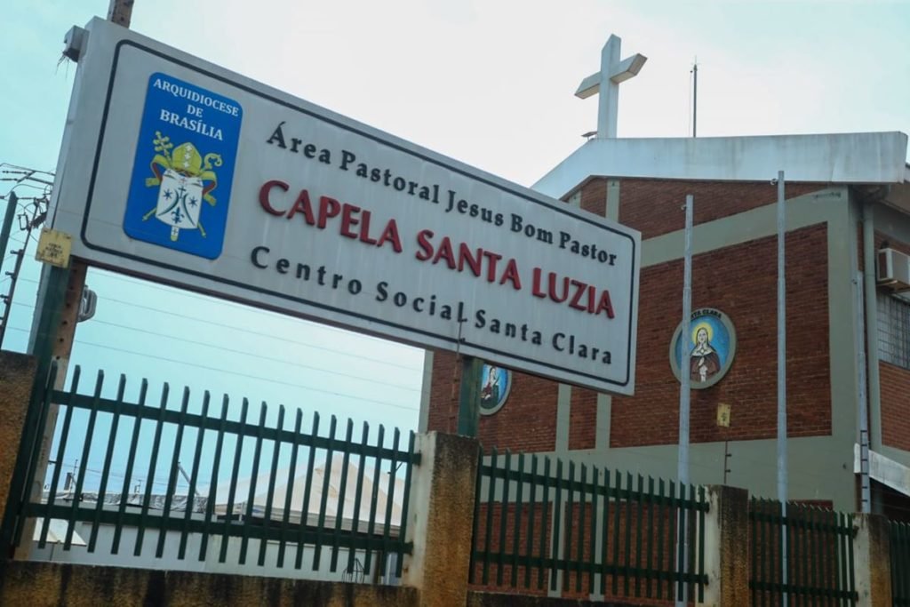 Imagem colorida de igreja abrigou bolsonaristas
