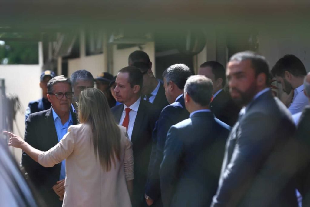 celina cappelli lira visita batalhao pm esplanada - Metrópoles