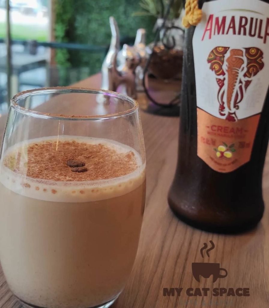 Na foto, um drinque com Amarula - Metrópoles