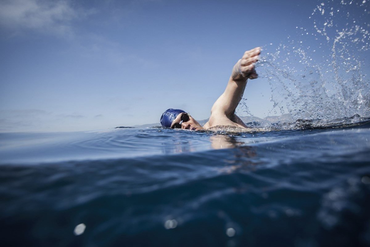 Aprenda a nadar no mar com estas dicas - Melhor Com Saúde