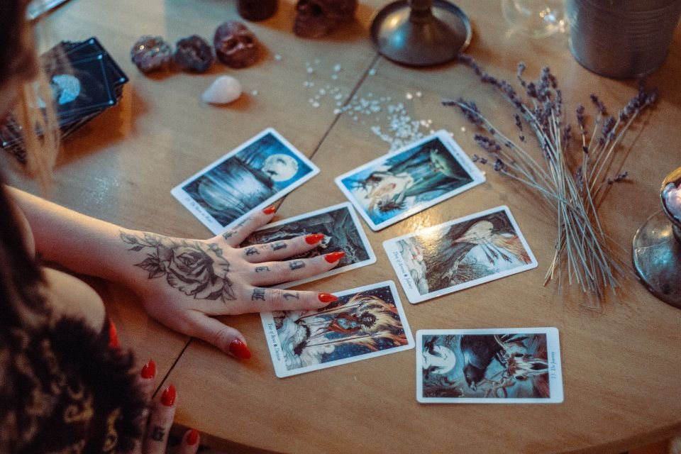 Tarot online: significados das cartas nos oráculos