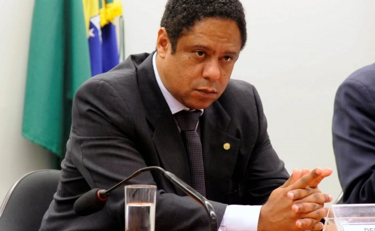 O deputado Orlando Silva, relator do PL das Fake News