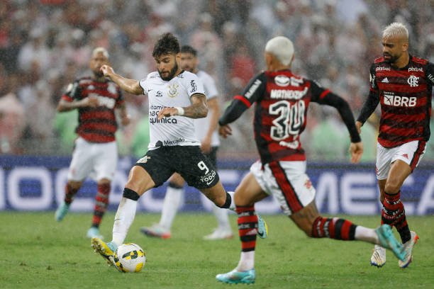 Um terceiro elemento entra em campo no negócio das ligas do futebol  brasileiro - NeoFeed