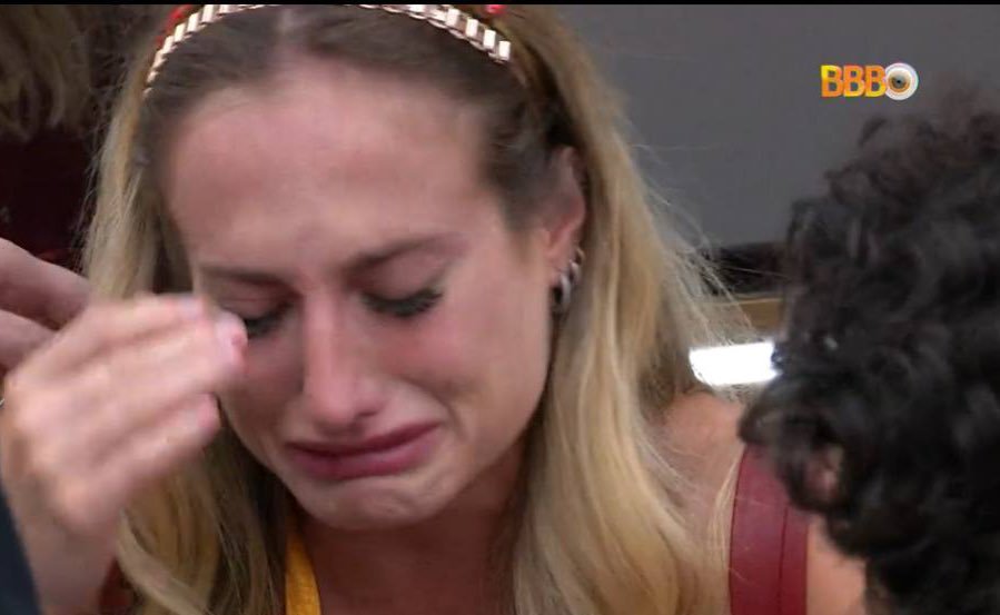 Bruna Griphao chorando no BBB23