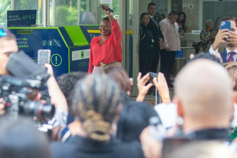 imagem colorida da ministra da Cultura Margareth Menezes - Metrópoles