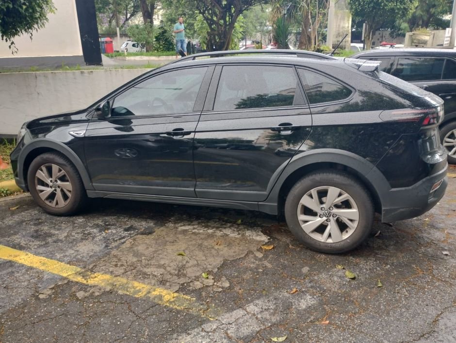 Carro alugado por aluna da USP com dinheiro desviado da formatura