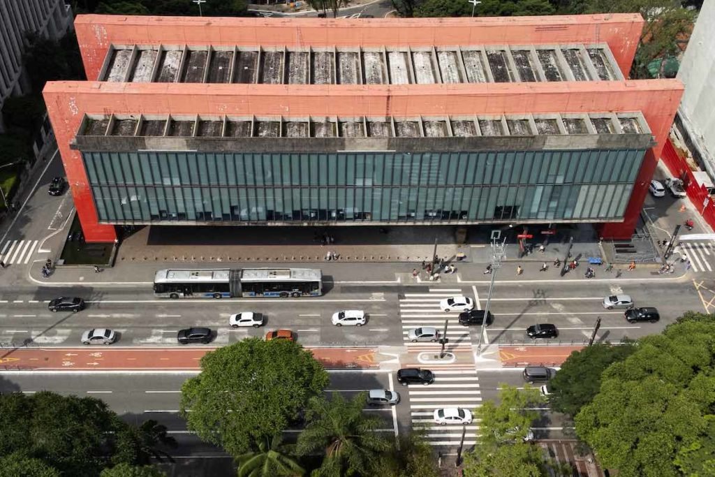 A Avenida Paulista abriga 17 espaços culturais