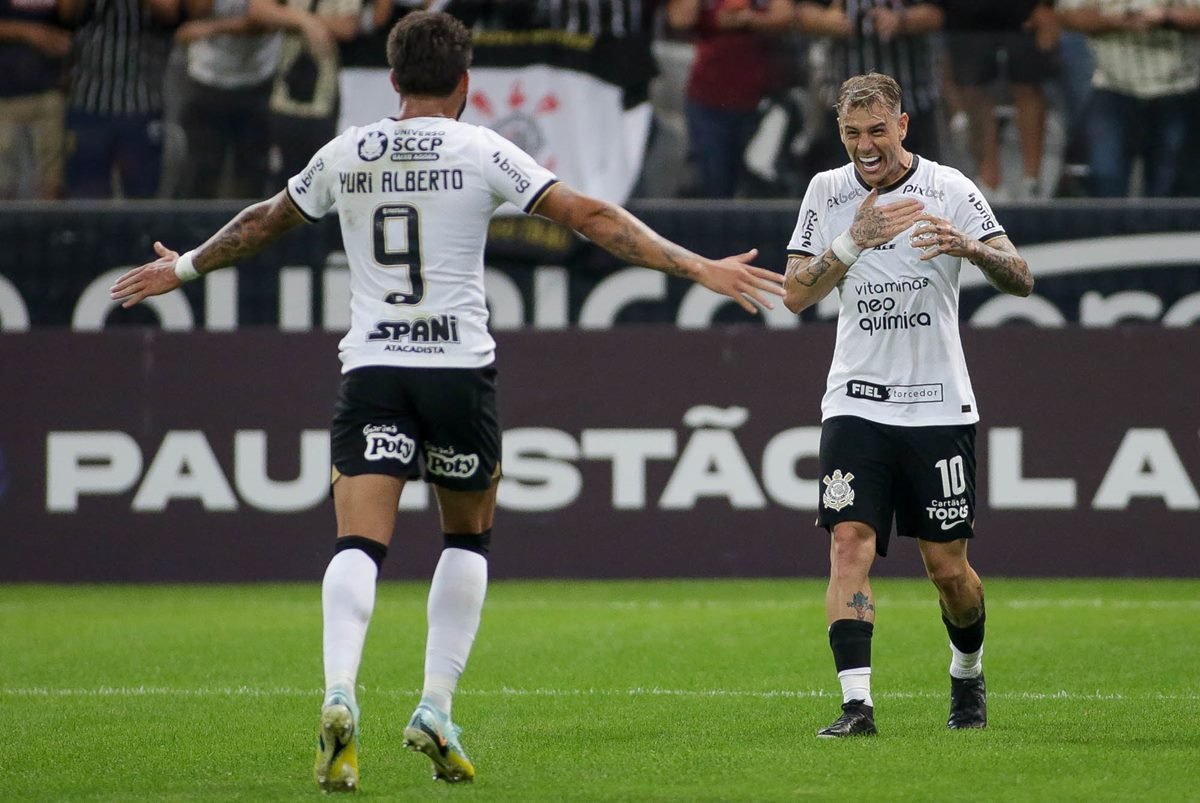 Santos x América MG: A Clash of Titans