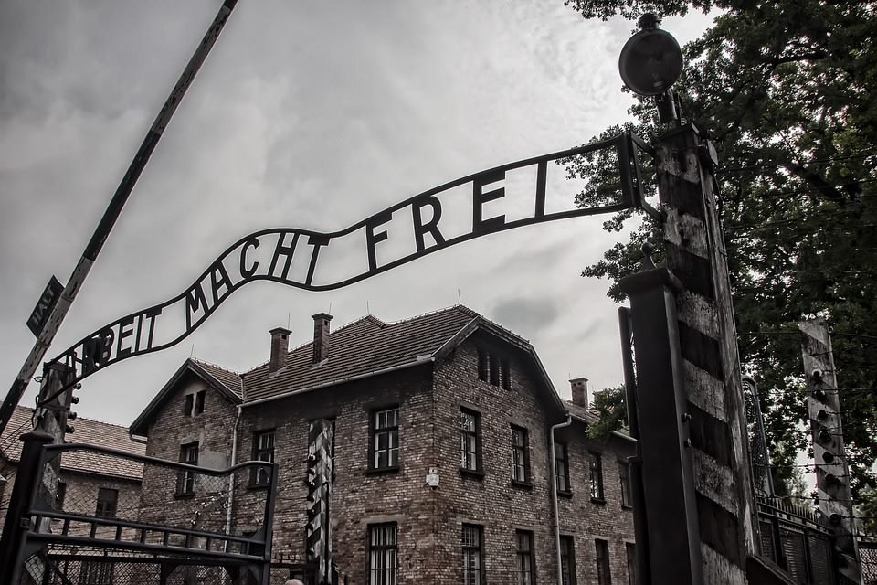 Campo de concentração Auschwitz liberado pela Rússia - Metrópoles