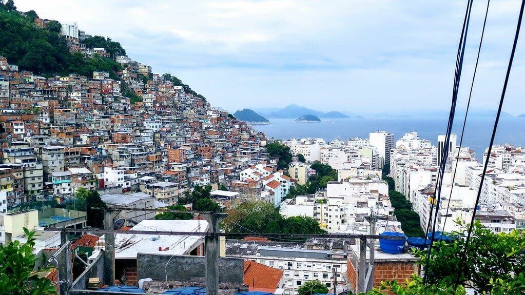 Favela “ocupada” pelo governo do RJ vira centro de disputa entre milícia e CV