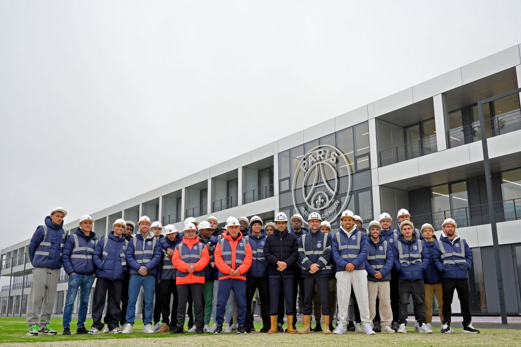 Jogadores Do Psg Visitam Obra Do Novo Ct Do Clube Veja Fotos Metr Poles